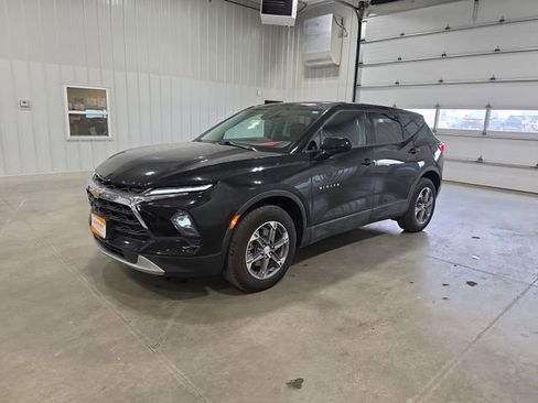 Used 2025 Chevrolet Blazer LT AWD/4WD image 4