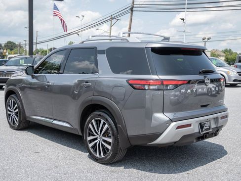 Used 2023 Nissan Pathfinder Platinum AWD/4WD image 9