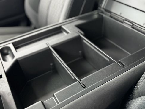 Used 2024 Nissan Titan SV w/ Accessory Utility Package image 25