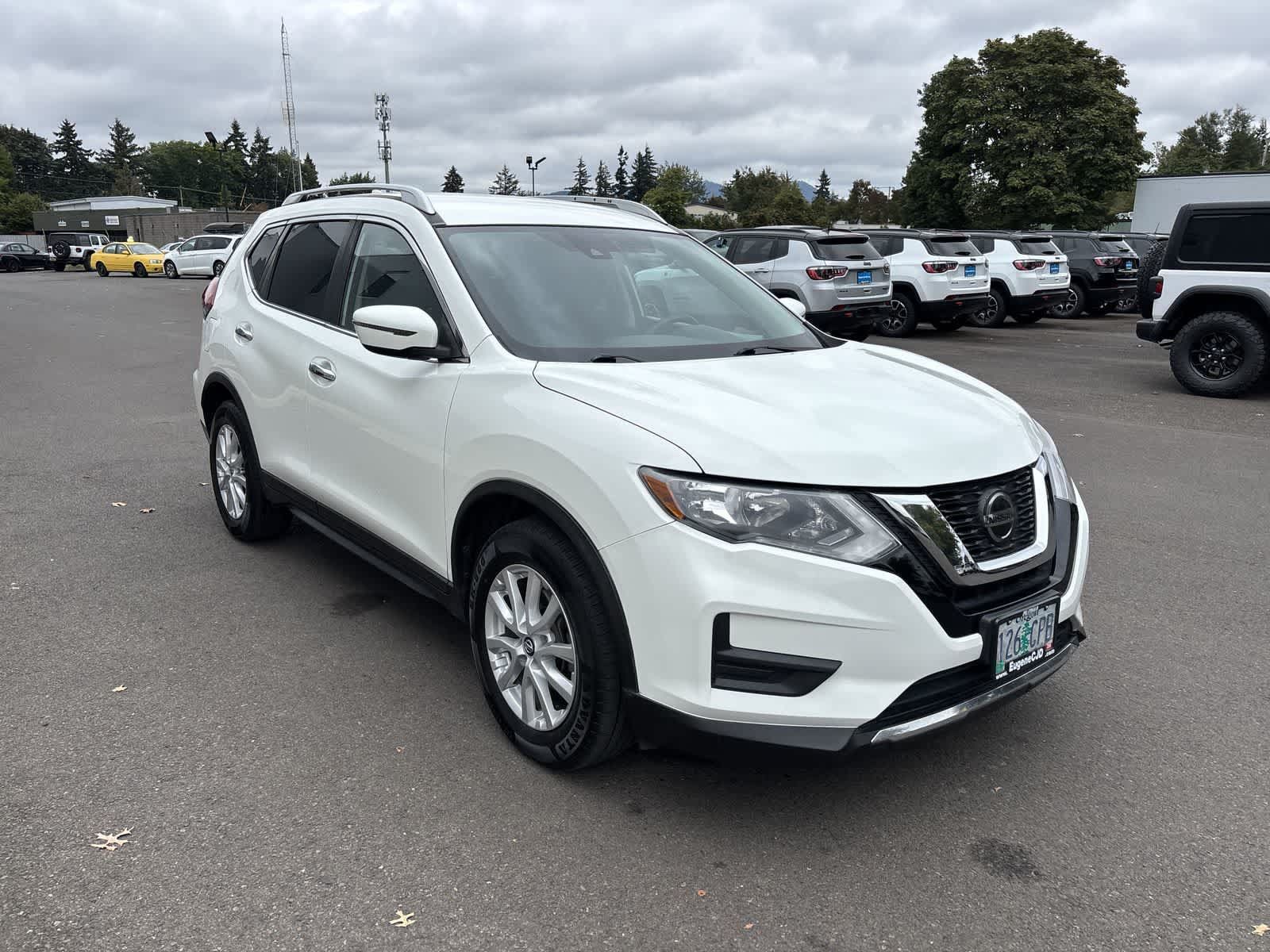 Used 2019 Nissan Rogue SV FWD image 5