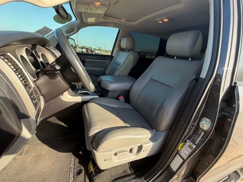 Used 2015 Toyota Sequoia SR5 w/ Premium Package RWD image 9