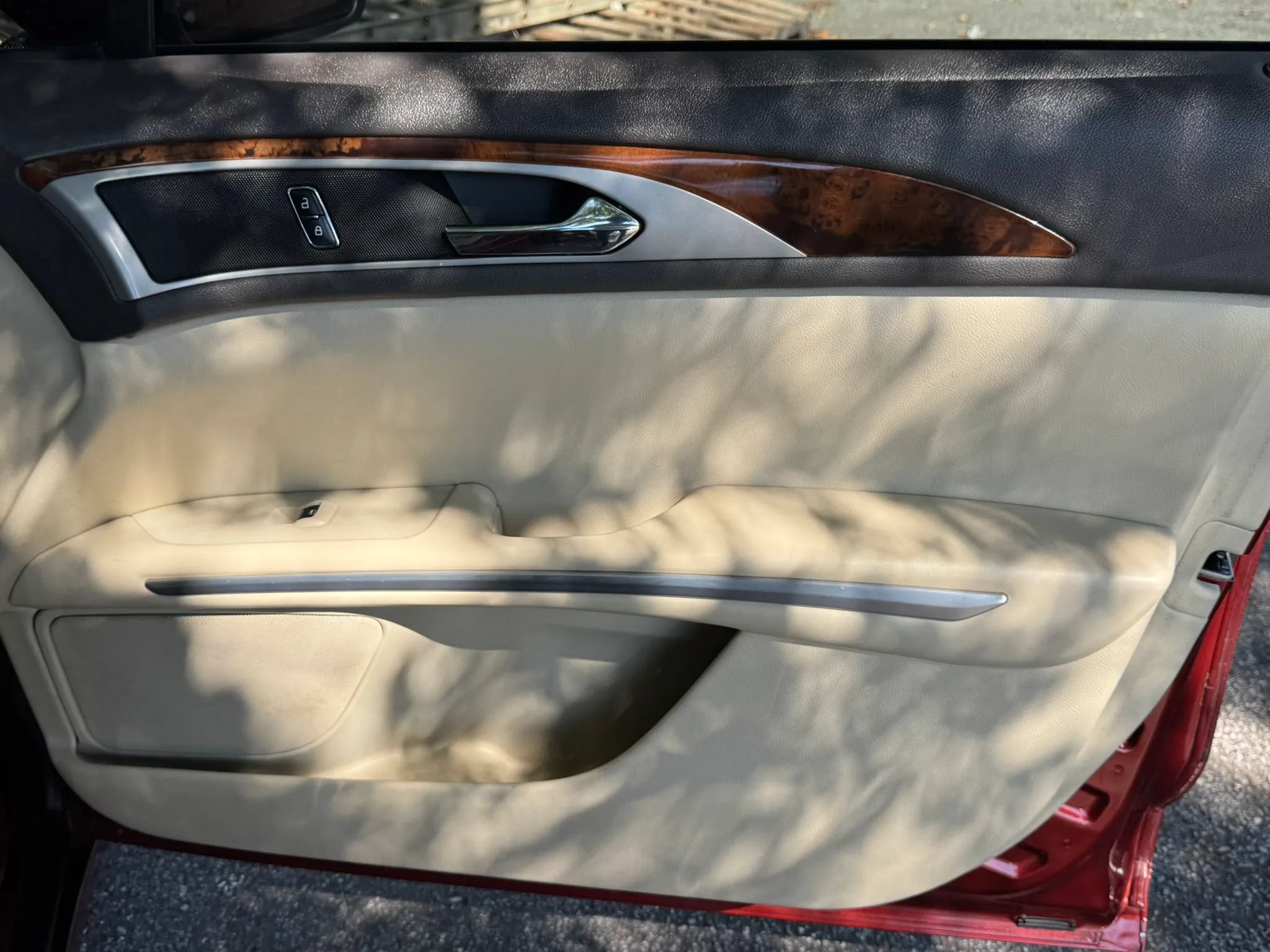 Used 2014 Lincoln MKZ w/ Equipment Group 102A Reserve FWD image 26