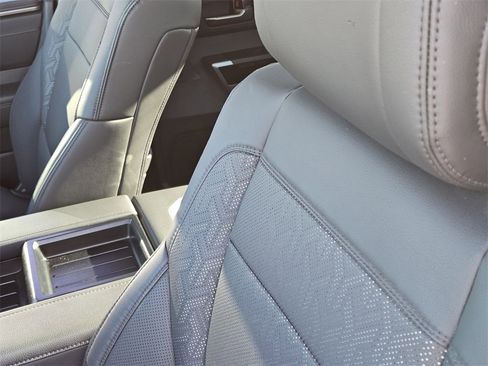 Used 2024 Toyota Tundra Limited image 24