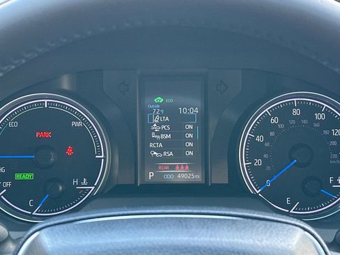 Used 2022 Toyota Venza LE image 24