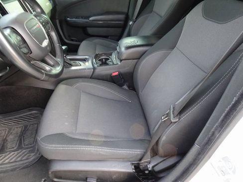 Used 2018 Dodge Charger SXT w/ Blacktop Package image 7