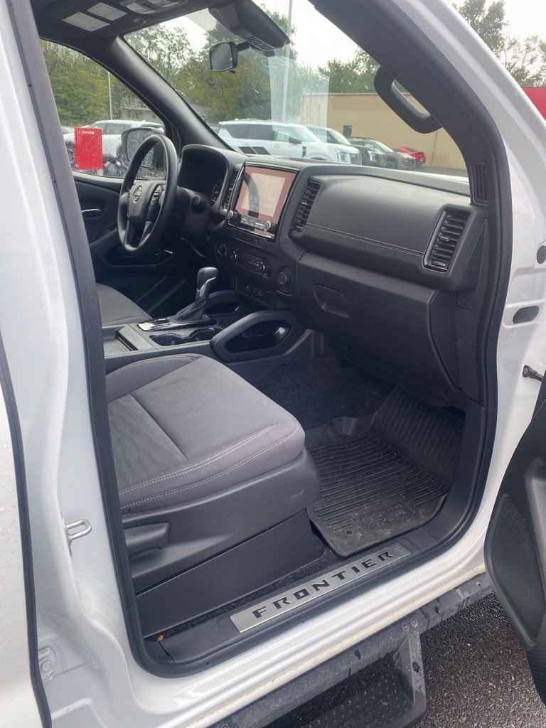 Used 2023 Nissan Frontier SV w/ Midnight Edition Package AWD/4WD image 19