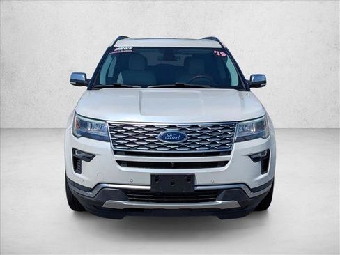 Used 2019 Ford Explorer Platinum AWD/4WD image 2