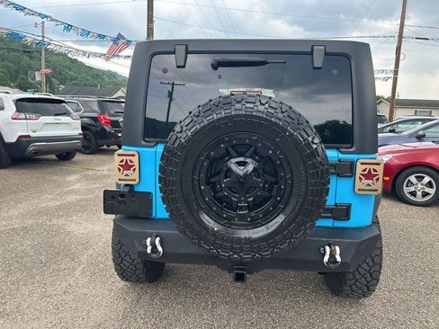 Used 2018 Jeep Wrangler Unlimited Sport S AWD/4WD image 6