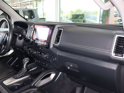 Used 2022 Nissan Frontier SV w/ SV Premium Package AWD/4WD image 44