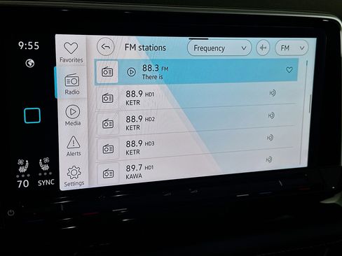 Used 2024 Volkswagen Atlas Cross Sport SE image 19