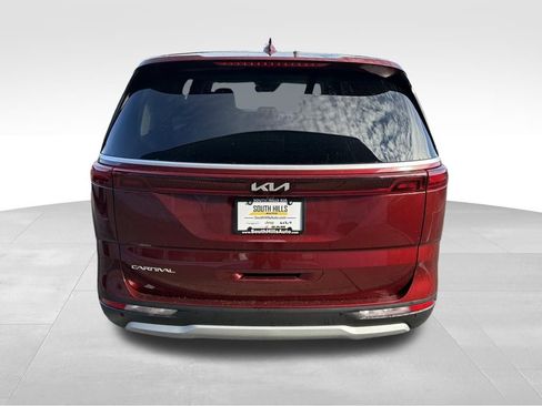 Certified 2023 Kia Carnival LX image 9
