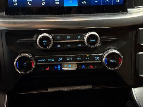 Used 2022 Ford F150 Lariat w/ Max Trailer Tow Package image 38