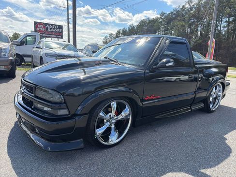 Used 2002 Chevrolet S10 Pickup LS w/ LS Preferred Equipment Group image 1