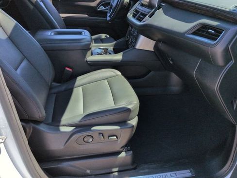 Used 2022 Chevrolet Tahoe Z71 w/ Luxury Package AWD/4WD image 41