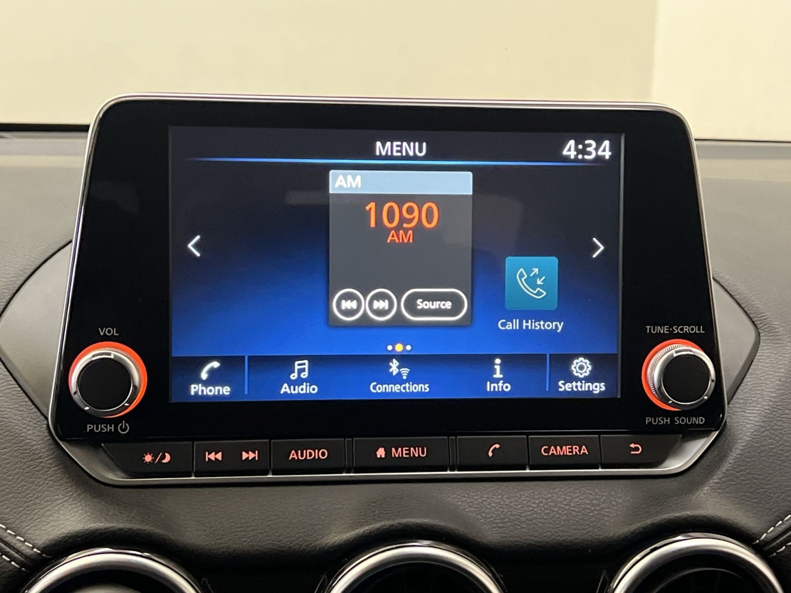 Used 2024 Nissan Sentra SV FWD image 19
