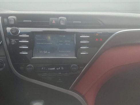 Used 2018 Toyota Camry XSE image 30