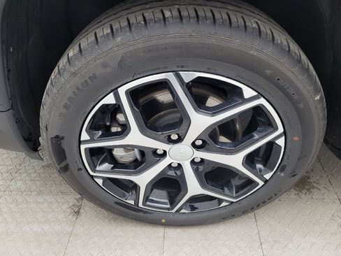 Used 2024 Jeep Compass Latitude image 31