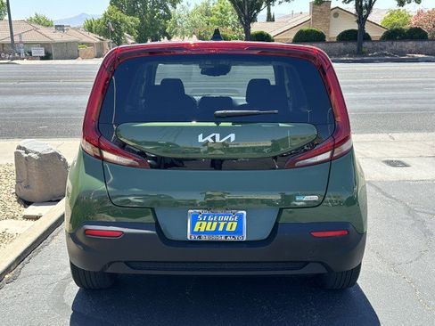 Used 2022 Kia Soul EX FWD image 4