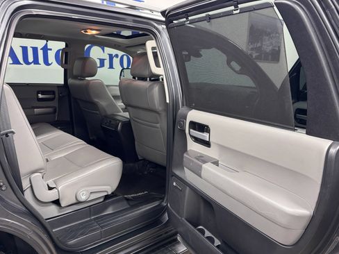Used 2019 Toyota Sequoia Limited w/ Safety & Convenience Package AWD/4WD image 14