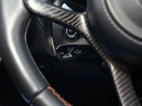 Used 2018 McLaren 570S Spider image 24