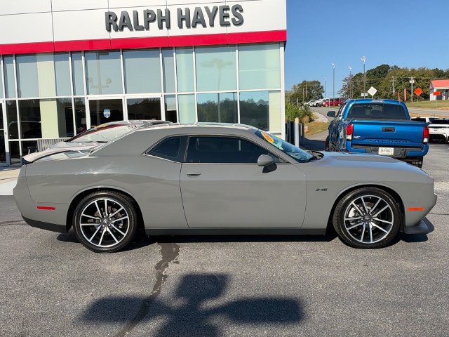 Used 2023 Dodge Challenger R/T RWD image 2