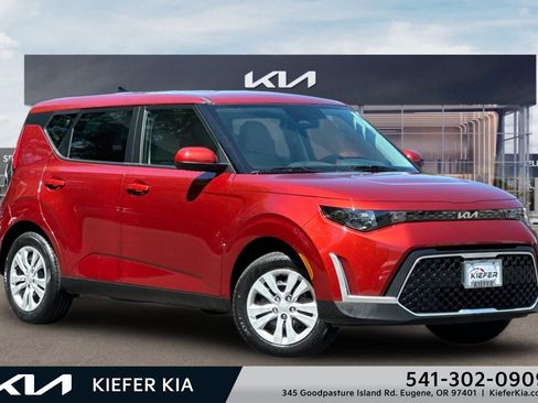 Certified 2025 Kia Soul LX FWD image 1