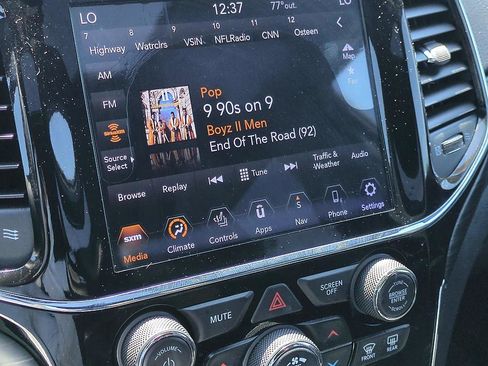 Used 2020 Jeep Grand Cherokee Altitude AWD/4WD image 19