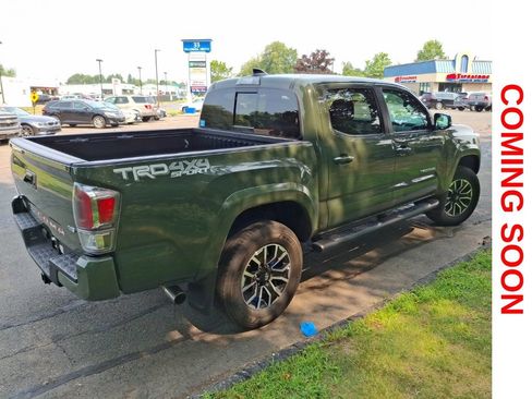 Used 2021 Toyota Tacoma TRD Sport w/ TRD Premium Sport Package AWD/4WD image 5
