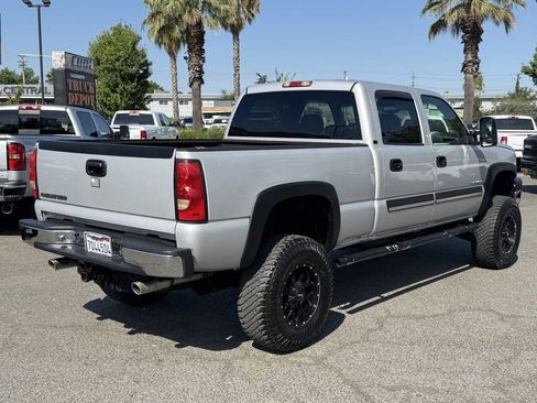 Used 2007 Chevrolet Silverado 2500 LT w/ Onstar Plus Package AWD/4WD image 7