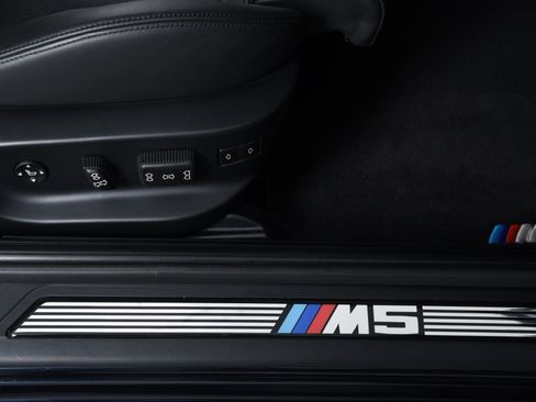 Used 2003 BMW M5 RWD image 23