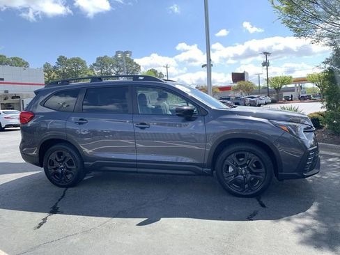 Used 2024 Subaru Ascent Onyx Edition image 9