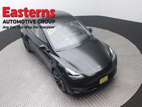 Used 2023 Tesla Model Y Long Range AWD/4WD image 3