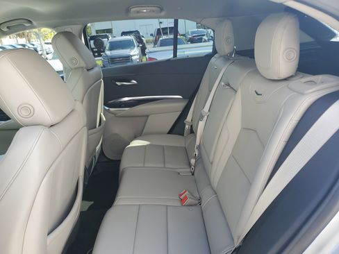 Used 2020 Cadillac XT4 Luxury image 12