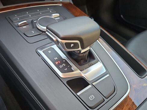 Used 2020 Audi Q5 2.0T Premium w/ Convenience Package image 21