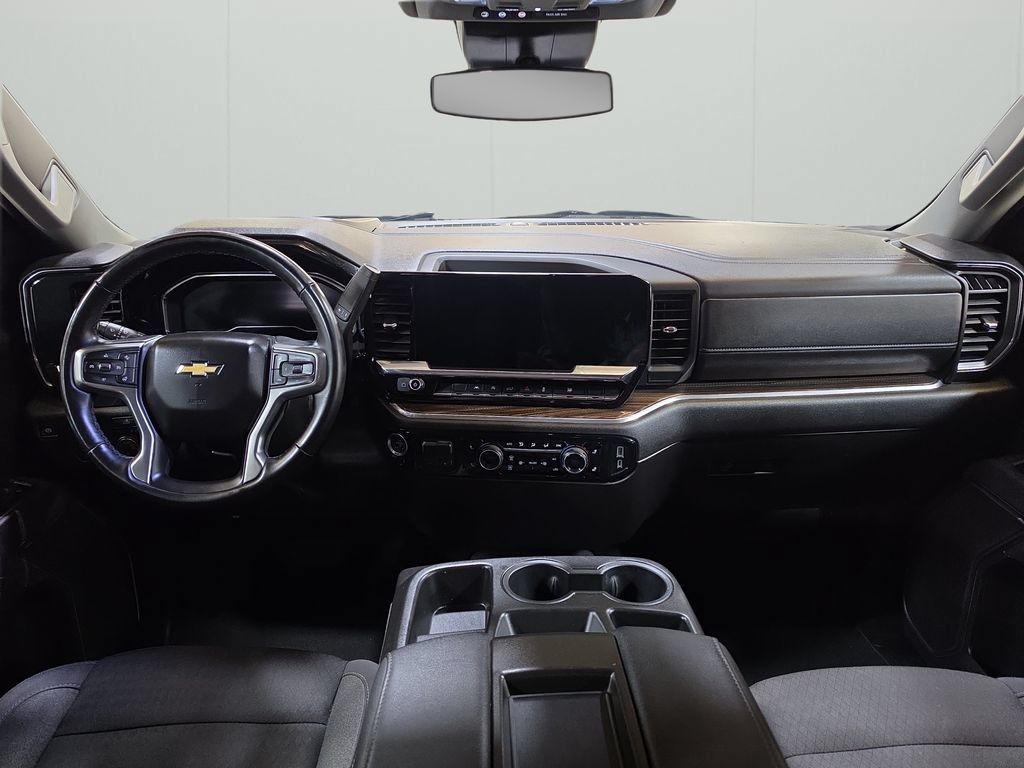 Used 2025 Chevrolet Silverado 1500 LT AWD/4WD image 17