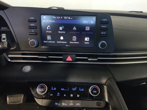 Used 2023 Hyundai Elantra SEL FWD image 25