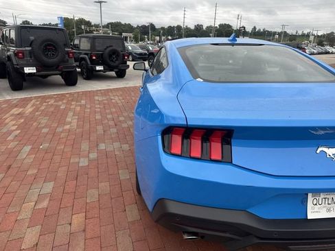 Used 2026 Ford Mustang Premium RWD image 10
