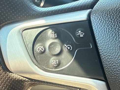Used 2023 GMC Acadia SLE w/ Driver Convenience Package FWD image 27