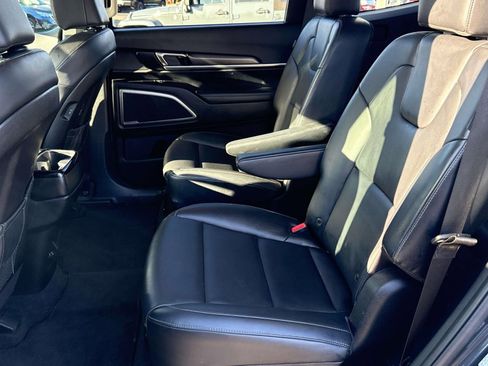Used 2024 Kia Telluride S image 26