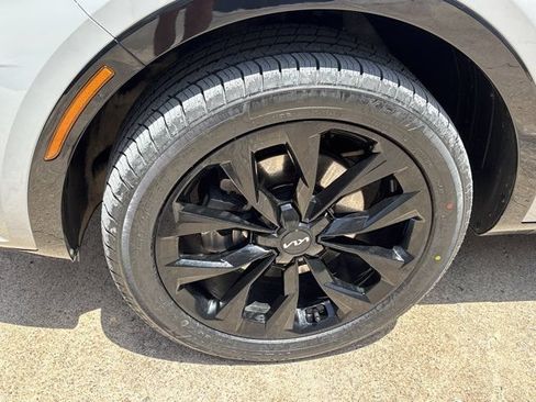 Used 2023 Kia Sorento SX AWD/4WD image 13