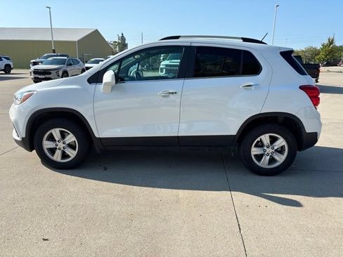 Used 2020 Chevrolet Trax LT w/ LT Convenience Package AWD/4WD image 9