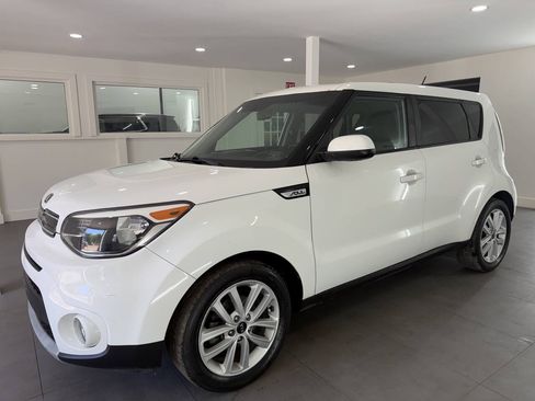 Used 2019 Kia Soul + FWD image 2