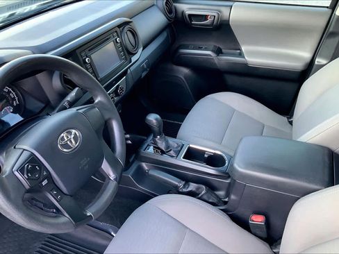 Used 2017 Toyota Tacoma SR RWD image 15