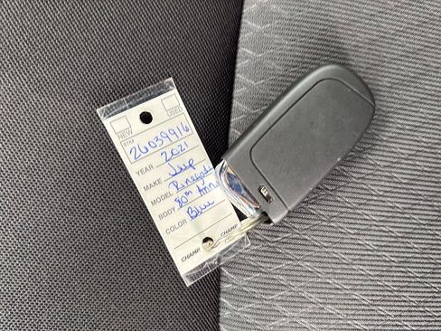 Used 2021 Jeep Renegade Latitude image 44