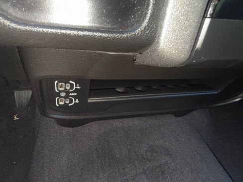 Used 2024 RAM 3500 Tradesman w/ Chrome Appearance Group image 29