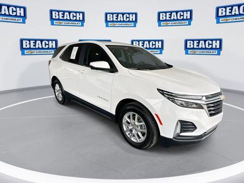 Used 2024 Chevrolet Equinox LT image 2