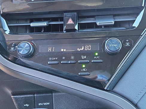 Used 2024 Toyota Camry LE image 19