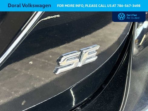 Used 2024 Toyota Camry SE image 11