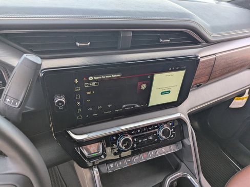 Used 2025 GMC Sierra 2500 Denali Ultimate image 26