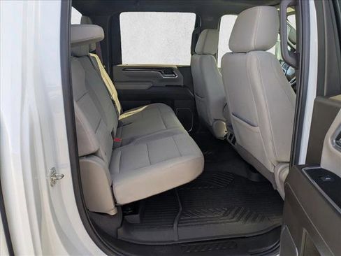 Used 2024 Chevrolet Silverado 2500 LT image 15